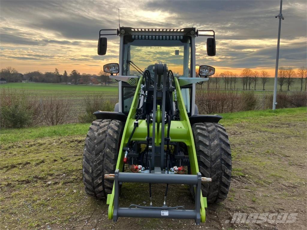 CLAAS Torion 530 لوادر بعجل