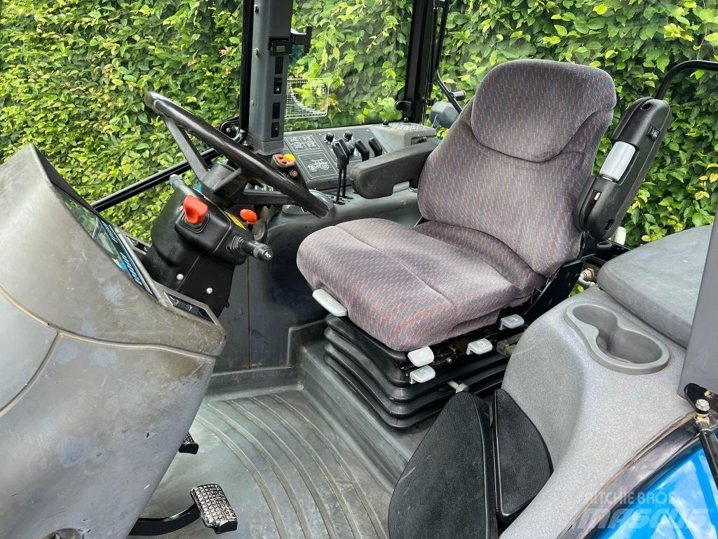 New Holland TM 150 الجرارات