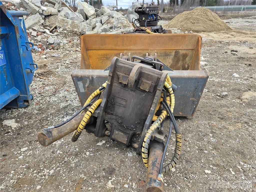 CAT 320D LRR حفارات زحافة
