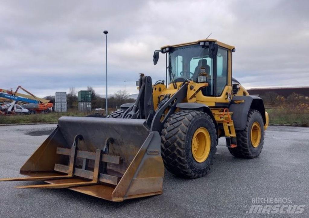 Volvo L 90 H لوادر بعجل