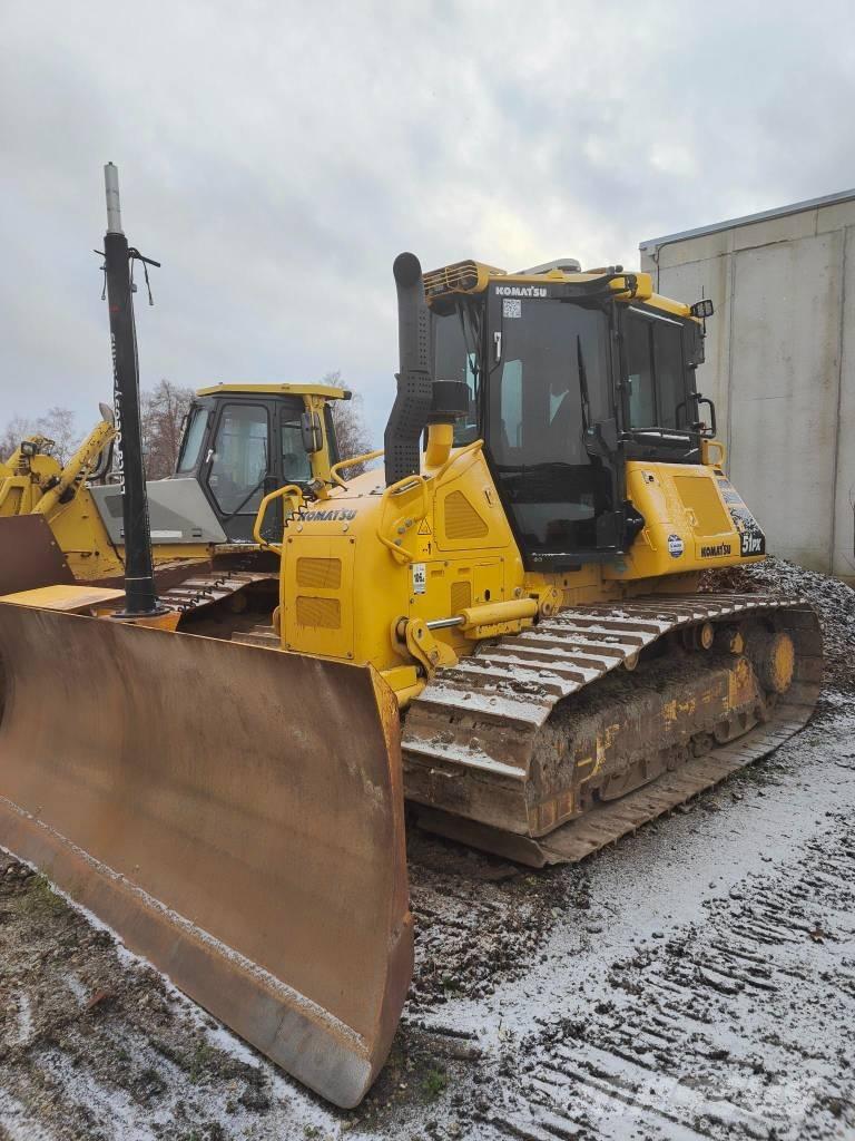 Komatsu D 51 PX-24 بلدوزرات مجنزرة