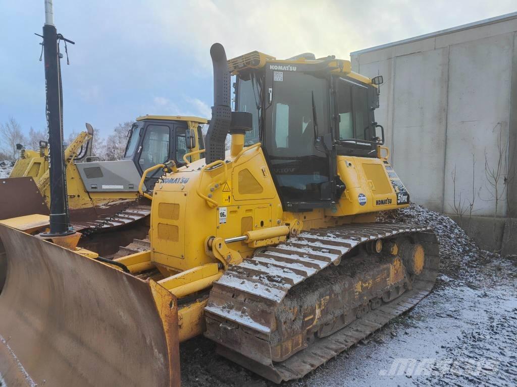 Komatsu D 51 PX-24 بلدوزرات مجنزرة