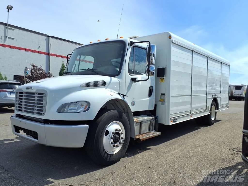 Freightliner M2 شاحنات نقل المشروبات