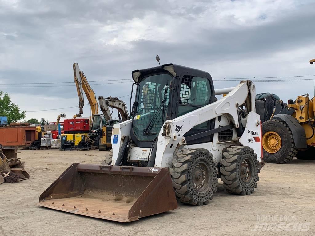 Bobcat S 740 لوادر انزلاقية التوجيه