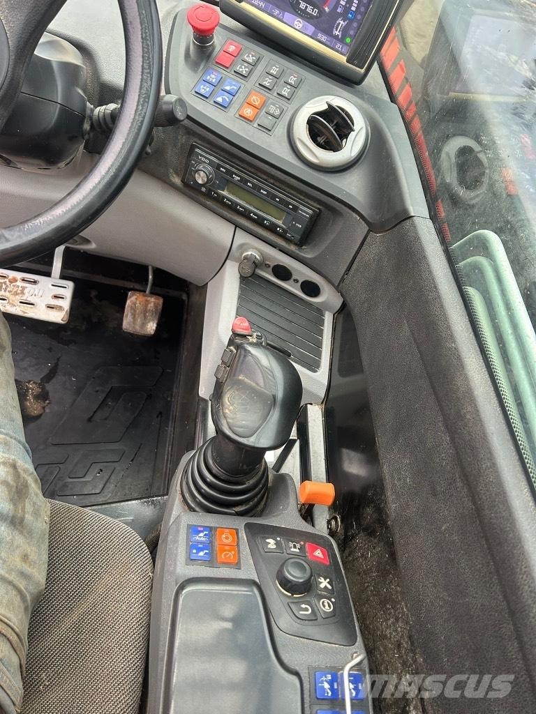 Manitou MLT 635-130 معدات مناولة لأغراض الزراعة