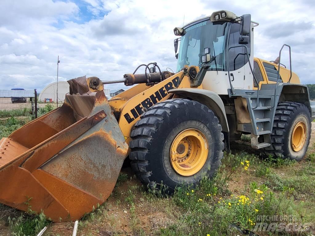 Liebherr L 566 لوادر بعجل