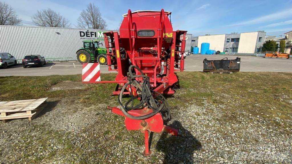 Horsch PRONTO 4 DC مثاقيب مدمجة