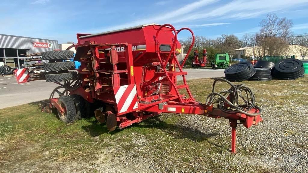 Horsch PRONTO 4 DC مثاقيب مدمجة