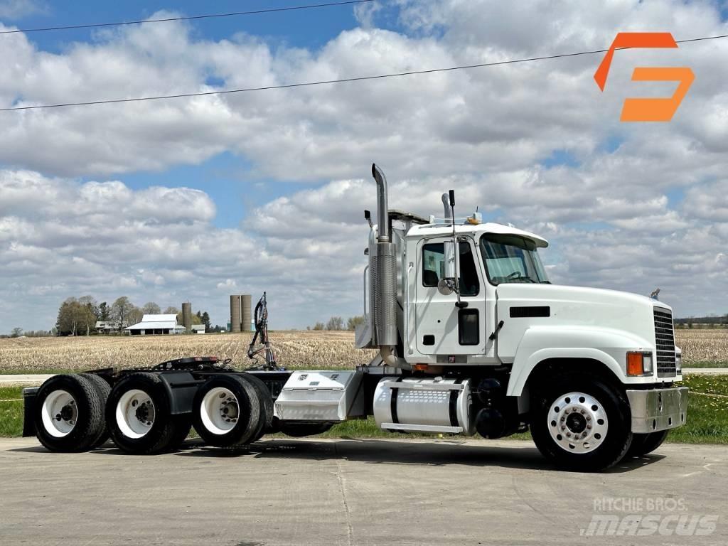 Mack CH 613 وحدات الجر