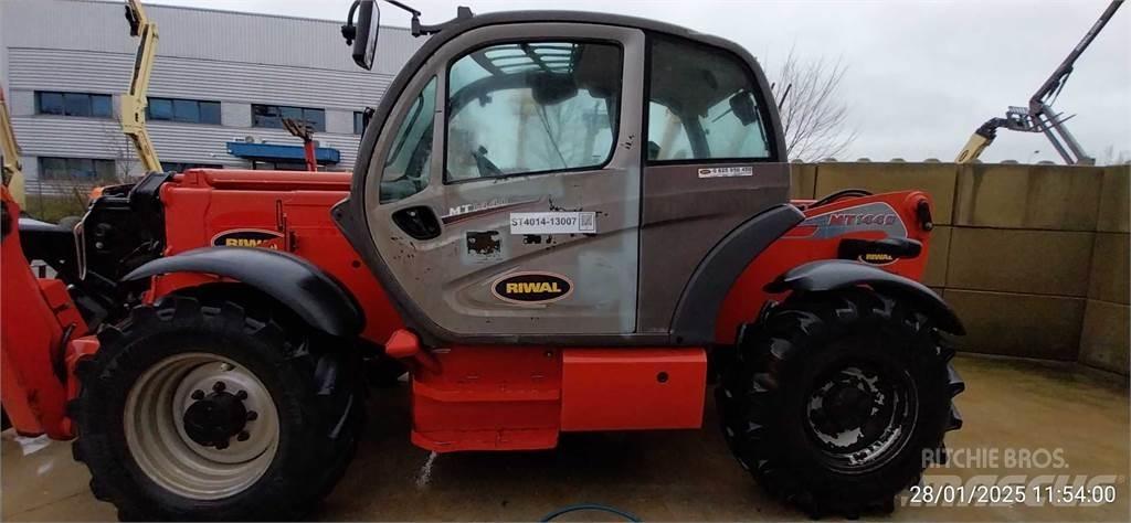 Manitou MT1440 مناولات متداخلة