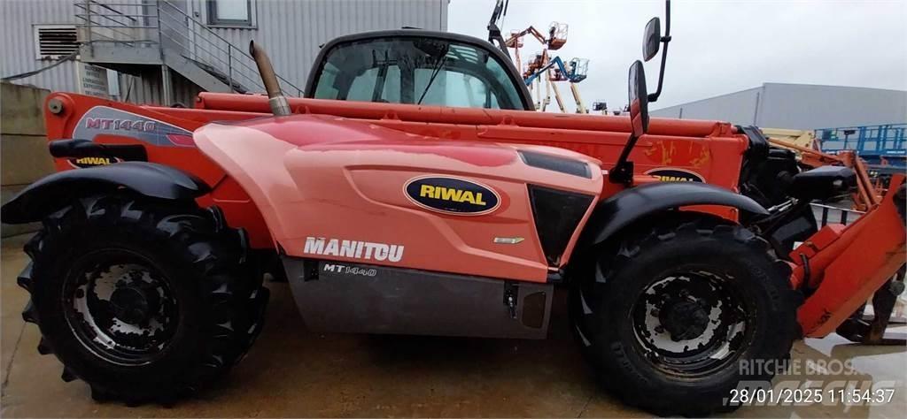 Manitou MT1440 مناولات متداخلة