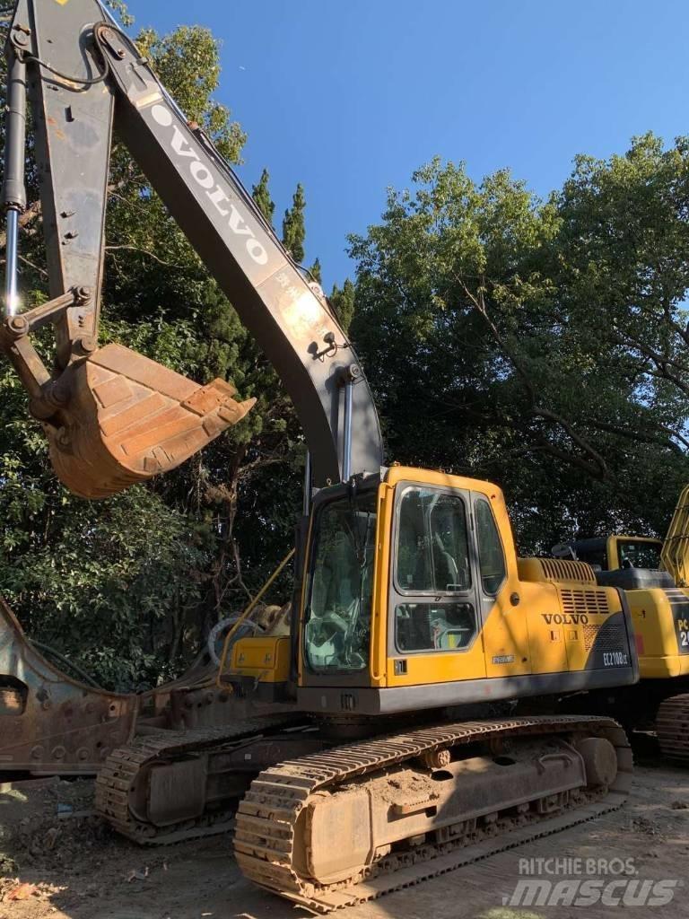 Volvo EC 210 B LC حفارات زحافة