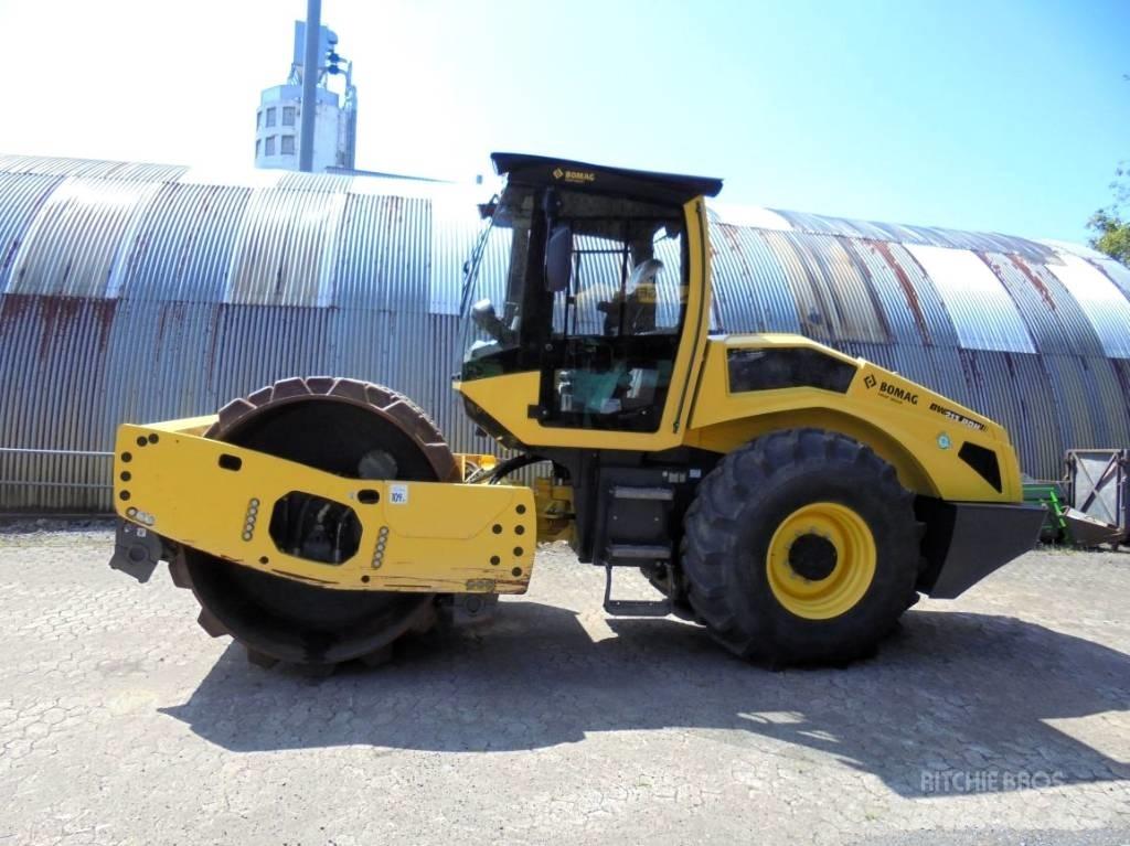 Bomag BW 213 PDH-5 مداحل أحادية الأسطوانة