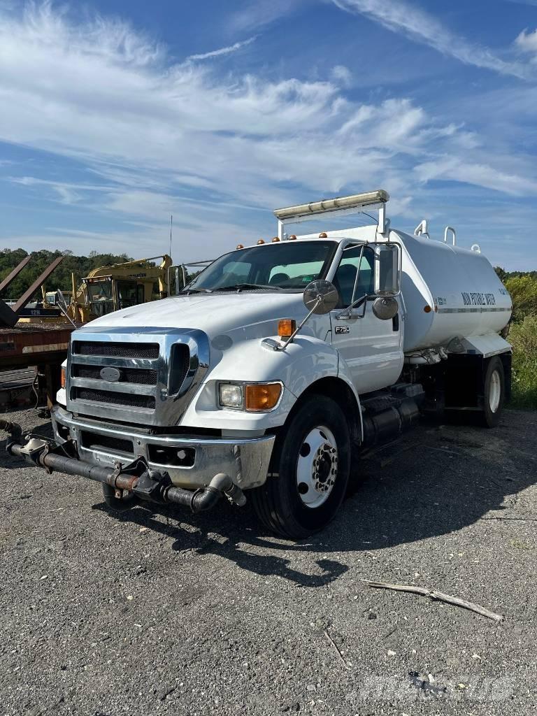 Ford F 750 XL SD صهاريج مياه