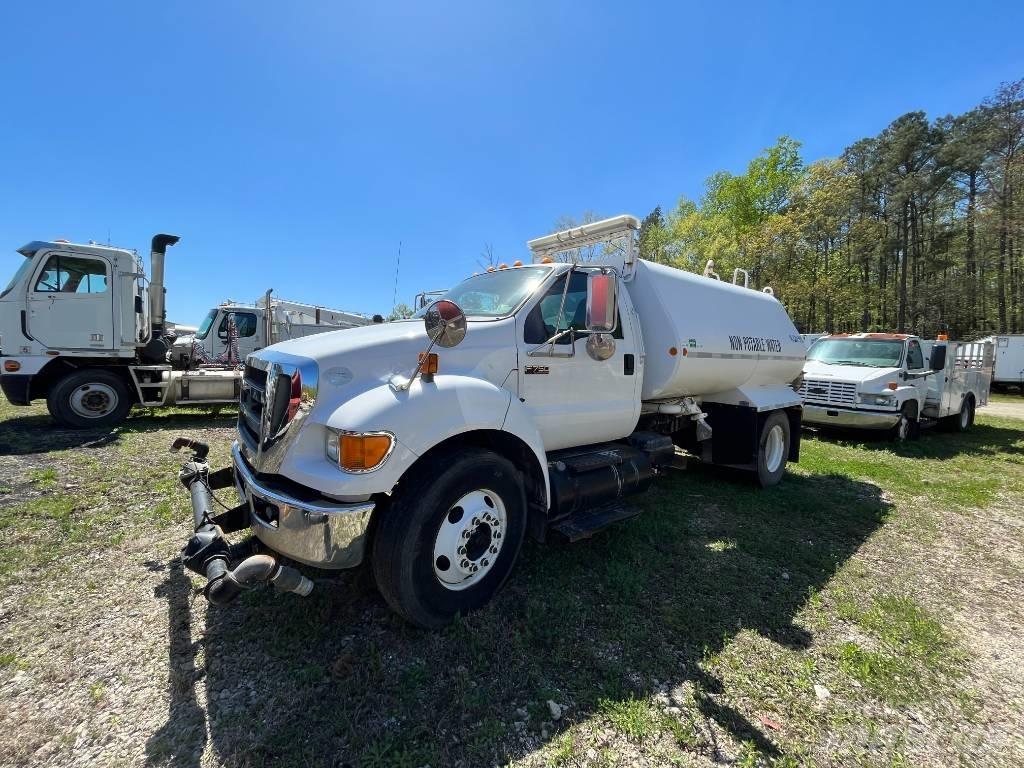 Ford F 750 XL SD صهاريج مياه