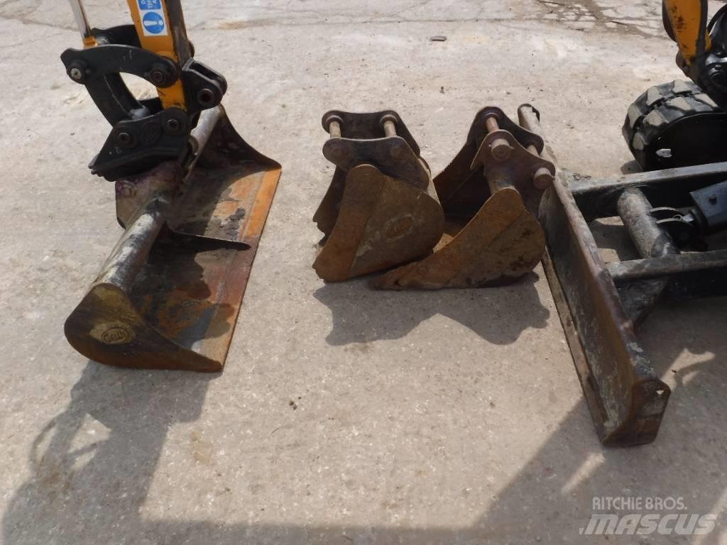 Hyundai Robex 27 Z-9 حفارات صغيرة أقل من 7 طن (حفارات صغيرة)