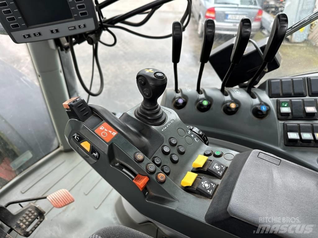 CLAAS Axion 810 CIS الجرارات