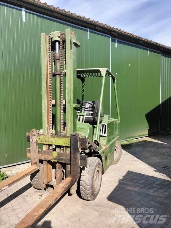 Clark Dcy-50 شاحنات الديزل