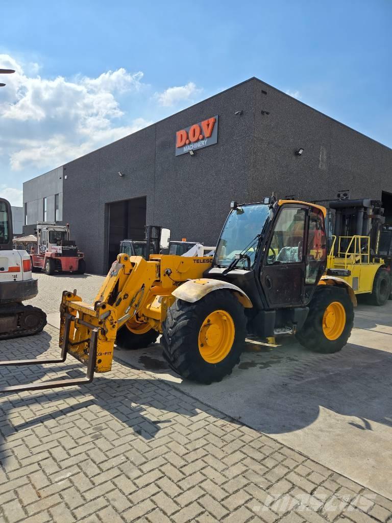 JCB 530 مناولات متداخلة