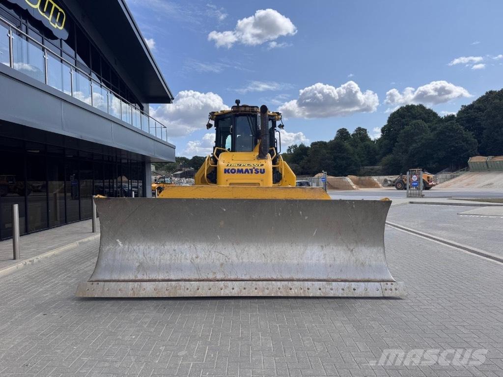 Komatsu D 71P Xi بلدوزرات مجنزرة