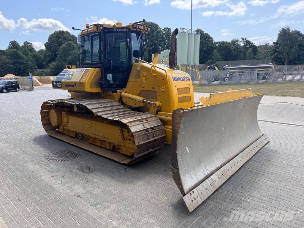 Komatsu D 71P Xi بلدوزرات مجنزرة