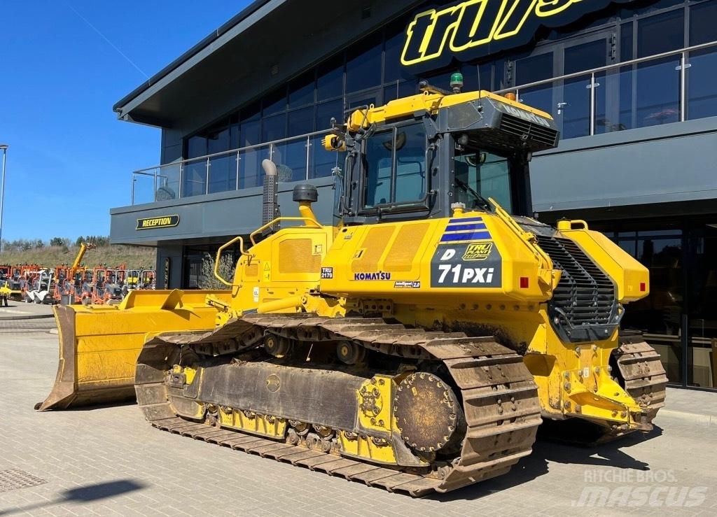 Komatsu D 71P Xi بلدوزرات مجنزرة