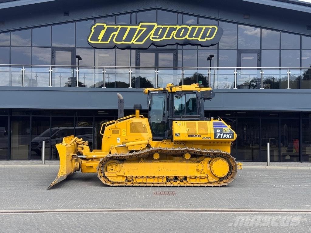 Komatsu D 71P Xi بلدوزرات مجنزرة