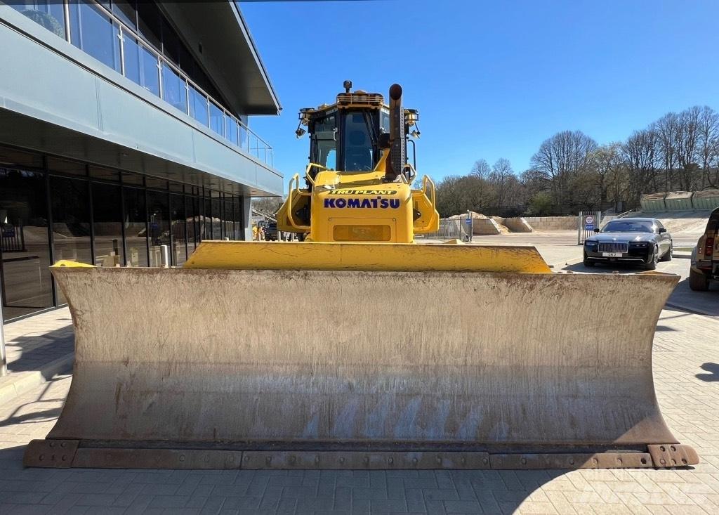 Komatsu D 71P Xi بلدوزرات مجنزرة