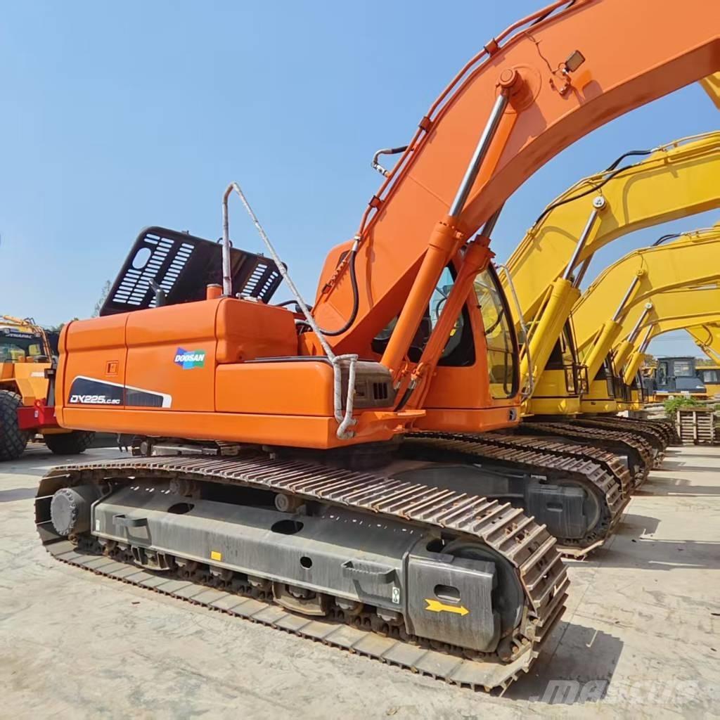 Doosan DX225LC-9C حفارات زحافة
