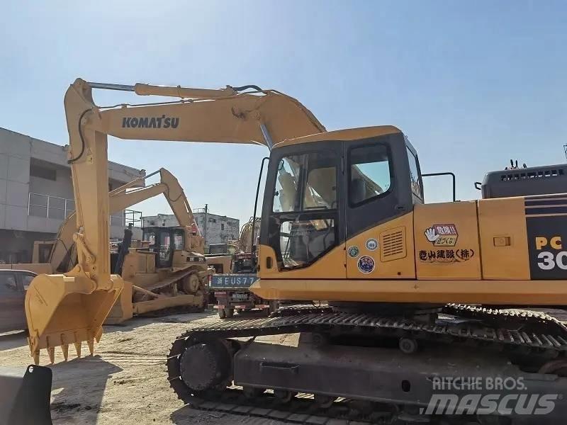 Komatsu PC 300 حفارات زحافة