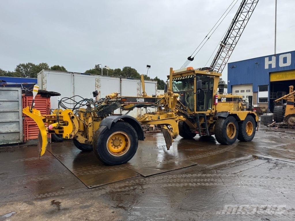 CAT 140 H معدات تمهيد الطرق