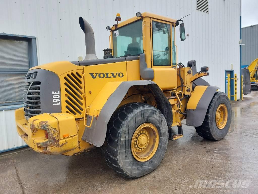 Volvo L90E لوادر بعجل