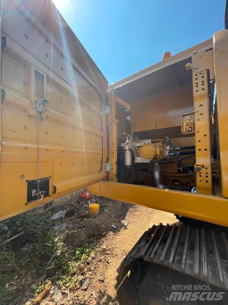 CAT 330 GC حفارات زحافة