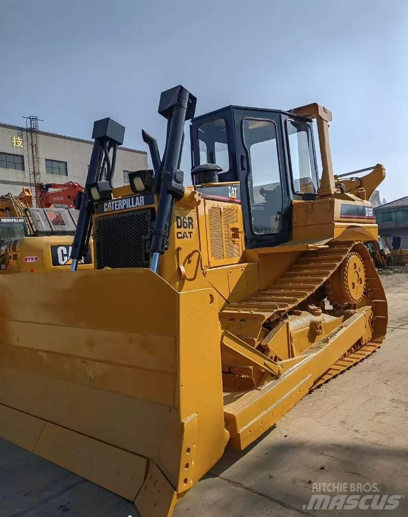 CAT D 6 R معدات تمهيد الطرق