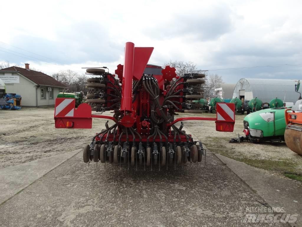 Horsch Pronto 4 DC مثاقيب مدمجة