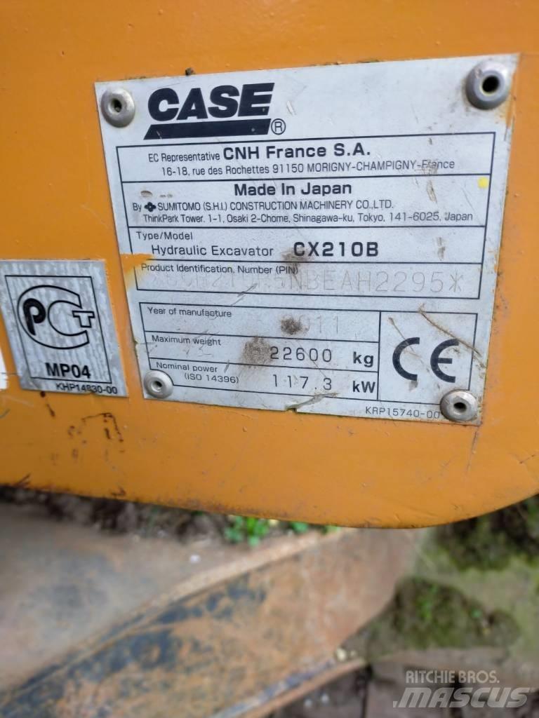 CASE 210 CX B حفارات زحافة