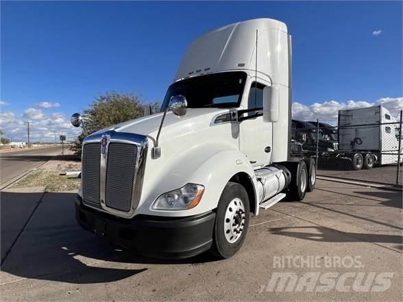 Kenworth T680 وحدات الجر