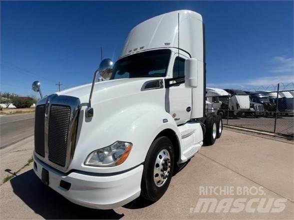 Kenworth T680 وحدات الجر