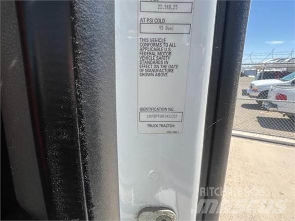 Kenworth T680 وحدات الجر