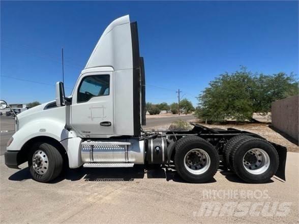 Kenworth T680 وحدات الجر