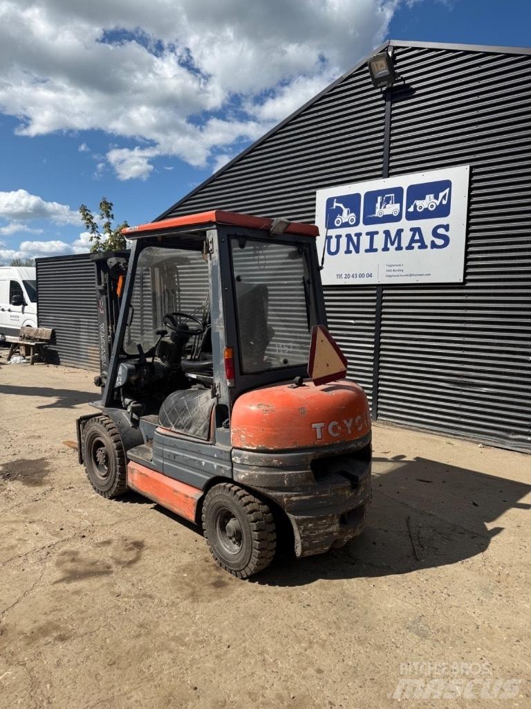 Toyota FD 25 شاحنات الديزل