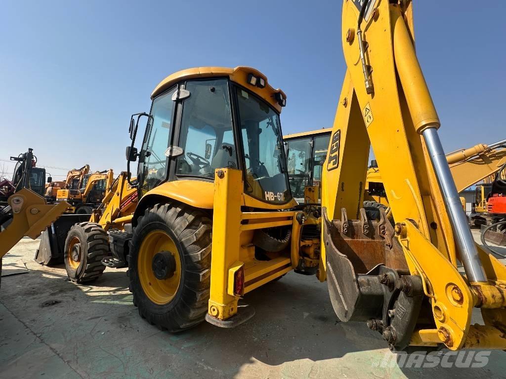 JCB 3 XC لوادر ذات جرافات عكسية