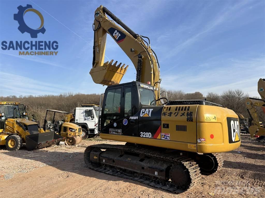 CAT 320 D L حفارات زحافة