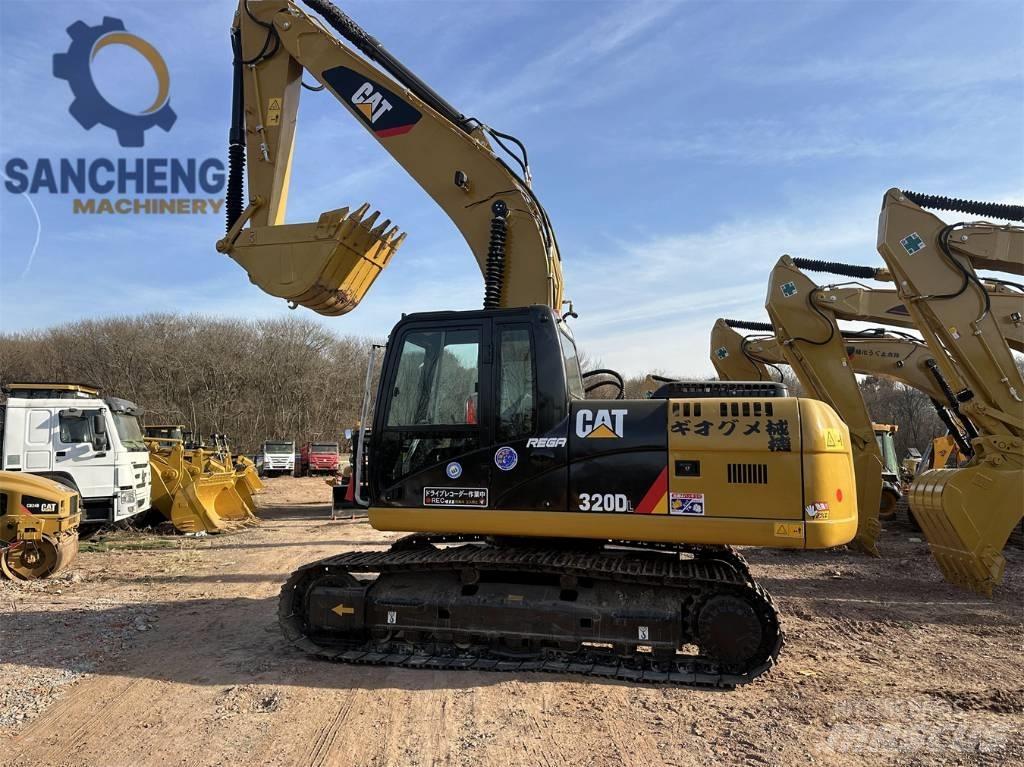 CAT 320 D L حفارات زحافة