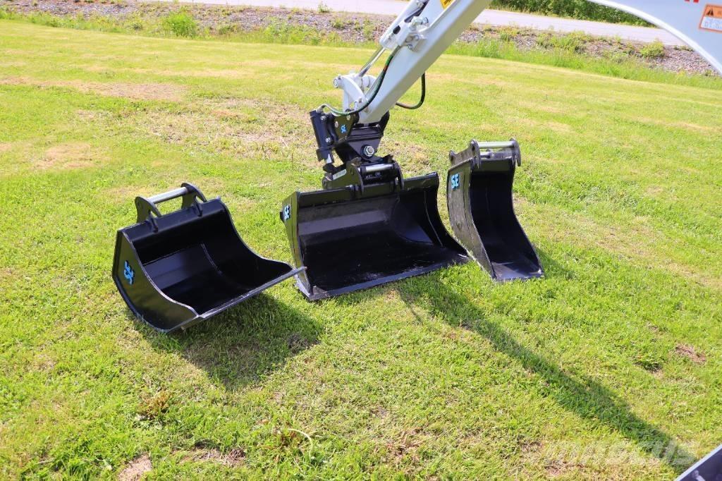 Takeuchi TB210R حفارات صغيرة أقل من 7 طن (حفارات صغيرة)