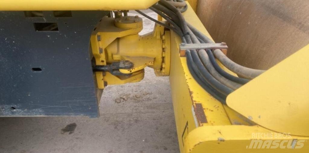 Bomag BW 213 D H-4 ضاغطات التربة