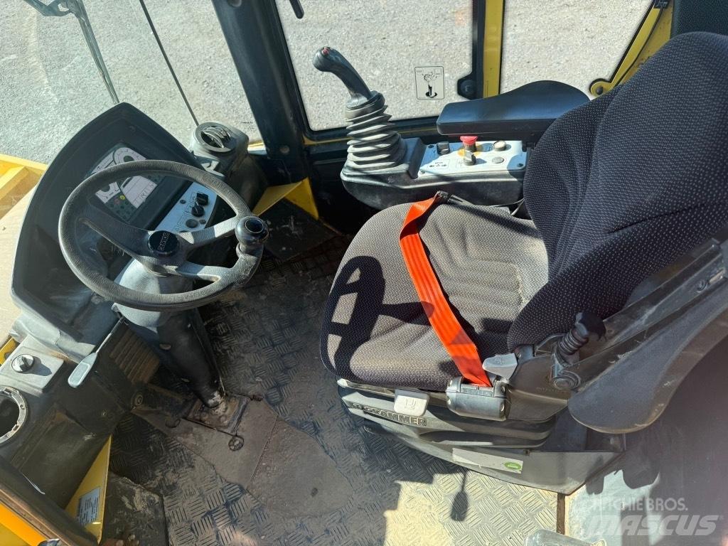 Bomag BW 213 D H-4 ضاغطات التربة