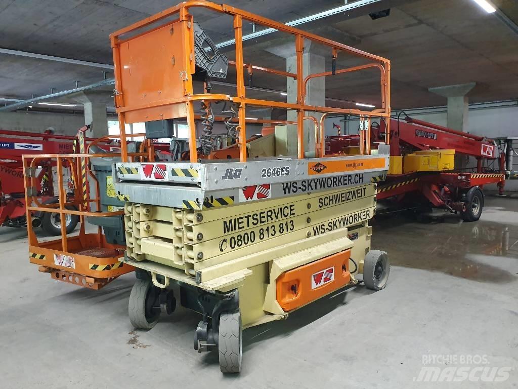 JLG 2646 ES رافعات مقصية الشكل