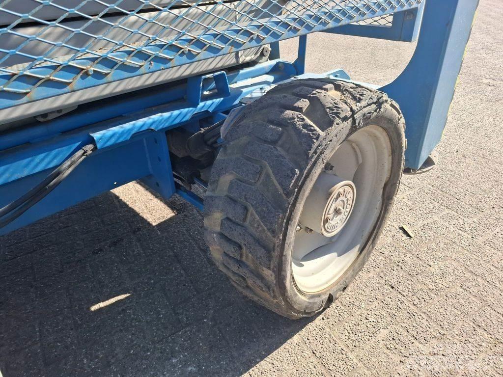 Genie GS4390 RT رافعات مقصية الشكل