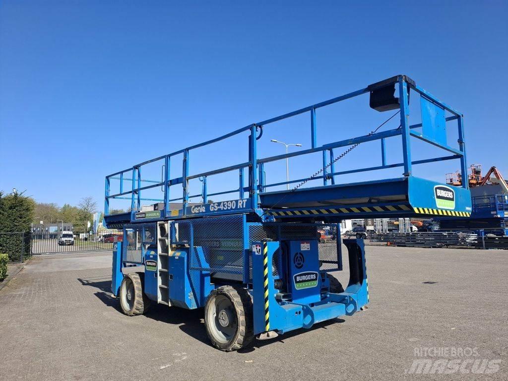 Genie GS4390 RT رافعات مقصية الشكل